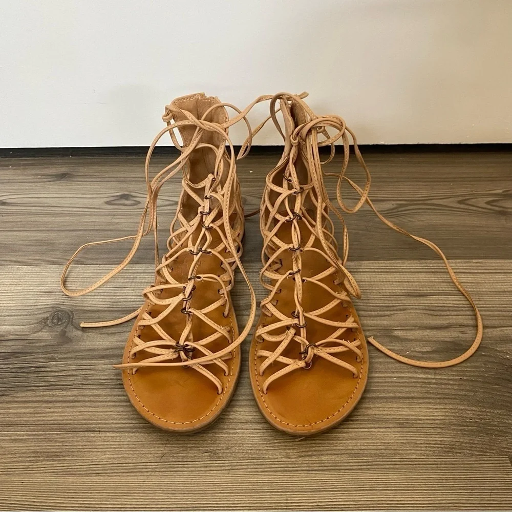 American Eagle Sandals and‎ Flats Bundle 6.5